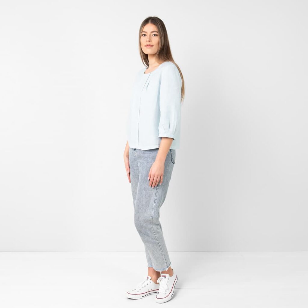 WANDA Blouse bleu clair 5 Light blue linen blouse with pleats