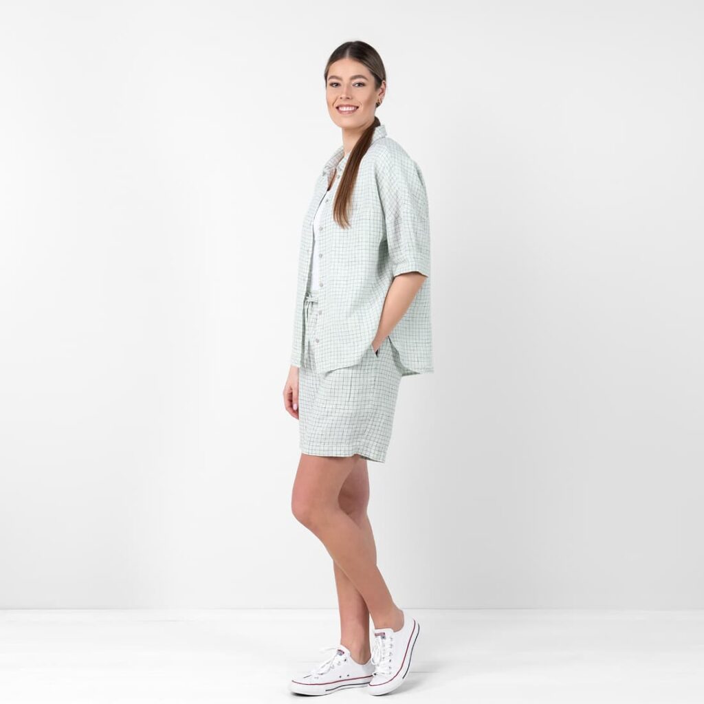 EILA Chemise verdâtre 5 Linen greenish checked shirt, leisure clothing
