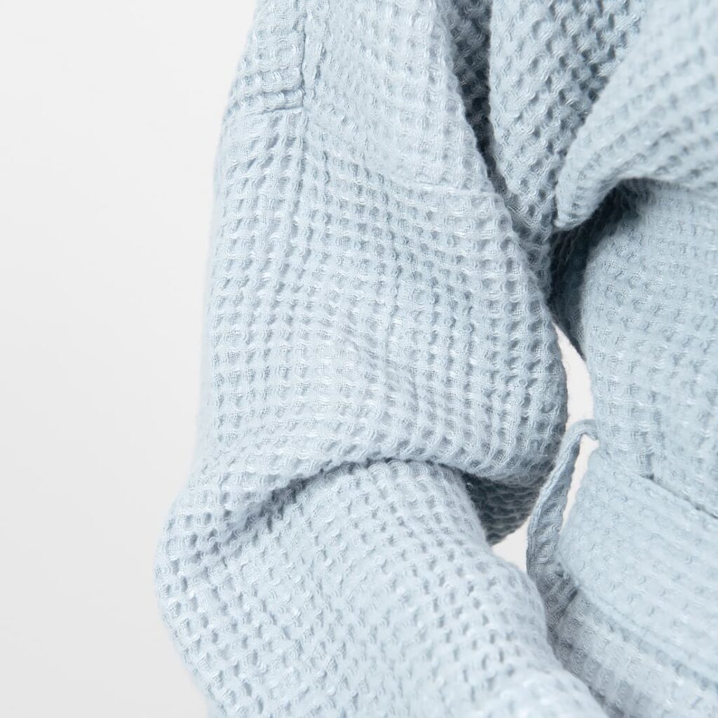 BINGO Peignoir bleu glace 5 linen cotton blue grey bathrobe waffle structure.