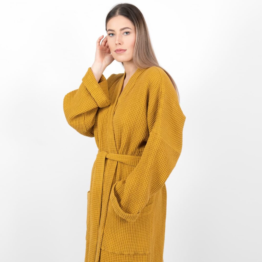 BINGO Peignoir moutarde 2 linen cotton mustard bathrobe waffle structure.
