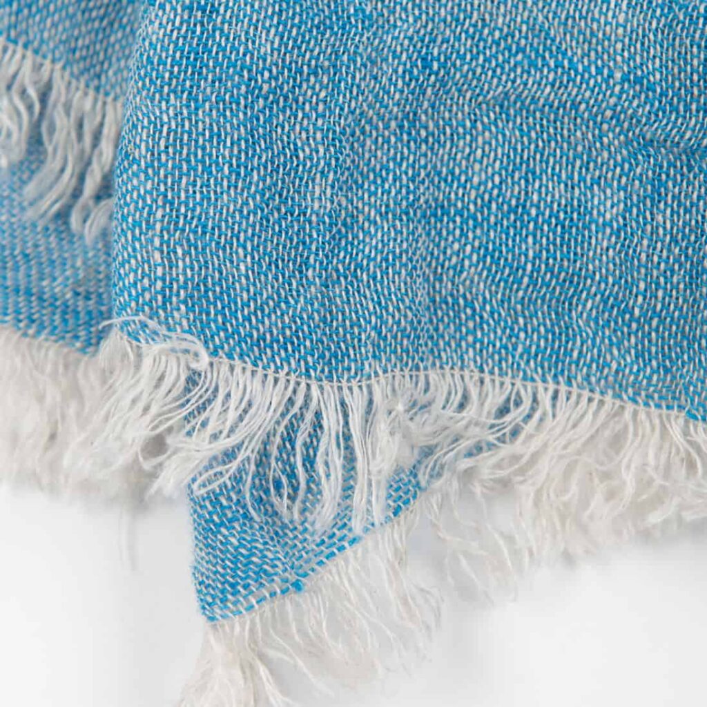 FINO Châle gris-bleu 2 FINO Châle gris-bleu – Image 2