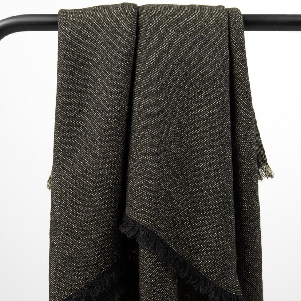 PAVA Foulard noir 4 PAVA Foulard noir – Image 4
