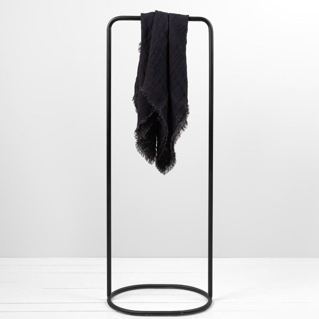INO Foulard noir 2 INO Foulard noir – Image 2