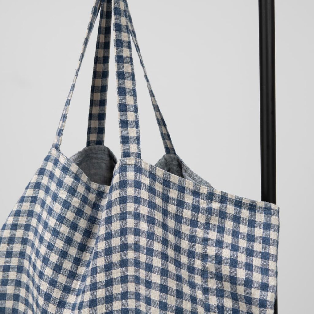 SANTIAGO Sac bleu à carreaux 2 blue checked linen bag with handles