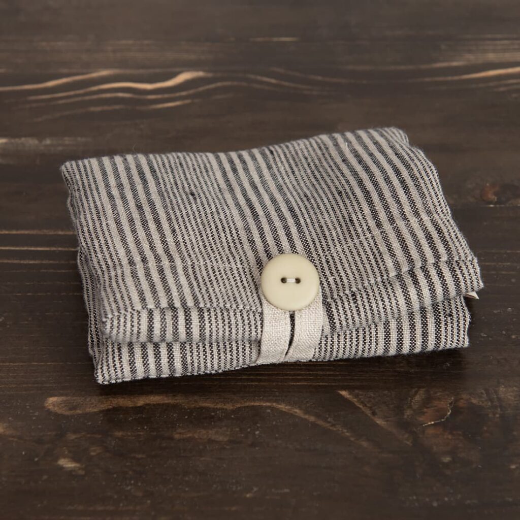 SAGA Sac rayé gris 4 Grey striped linen tote bag folded up