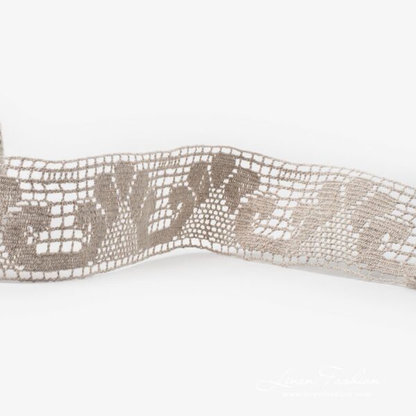 Natural linen lace no.68 in flower pattern