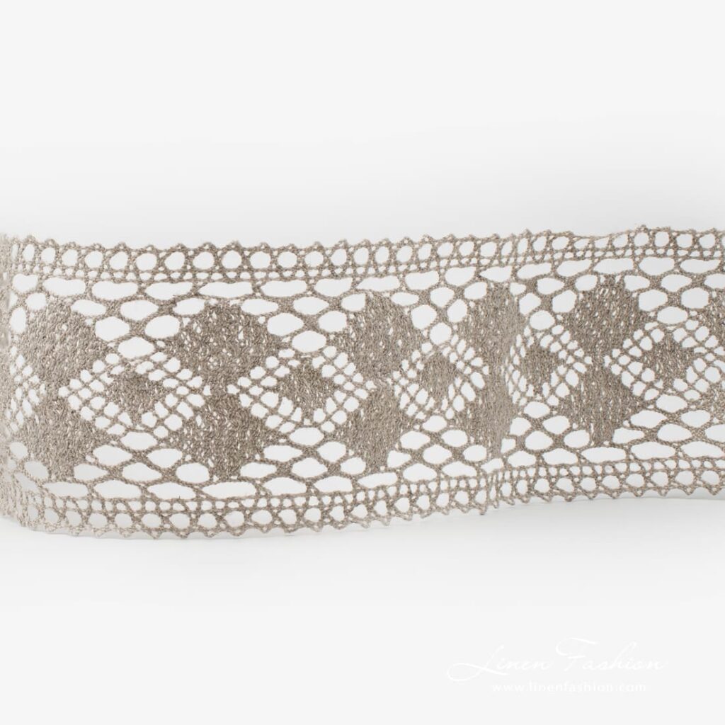 Dentelle de lin naturel No. 69 2 Natural linen lace no. 69 with diamond pattern