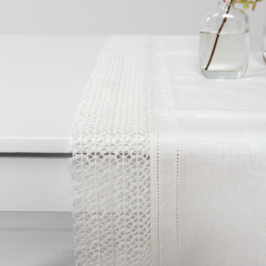VEILA Chemin de table blanc 2 VEILA Chemin de table blanc – Image 2