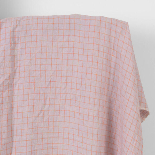 Tissu de lin lilas à carreaux orange lavés