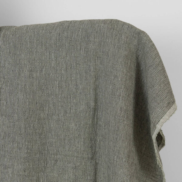 Tissu de lin vert-noir à petites rayures lavé – Image 2