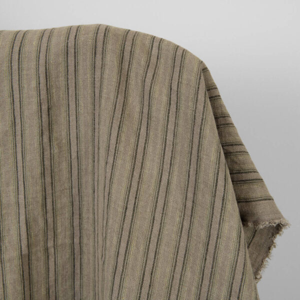 Tissu de lin rayé brun-vert lavé – Image 2