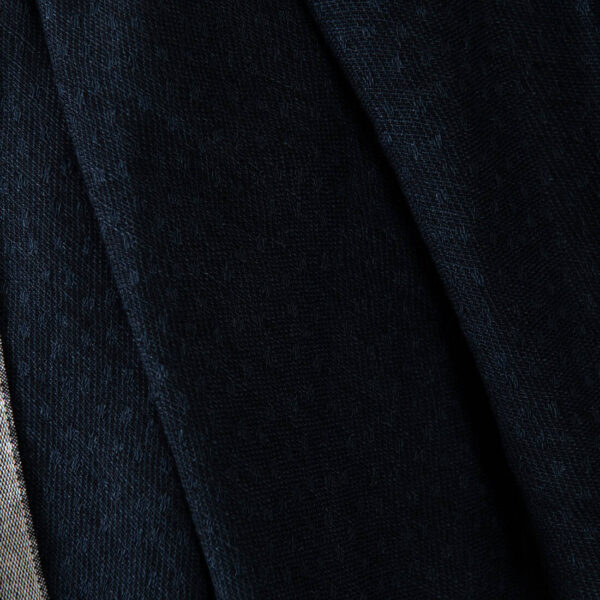 Tissu de laine de lin noir à pois bleu foncé lavé – Image 3