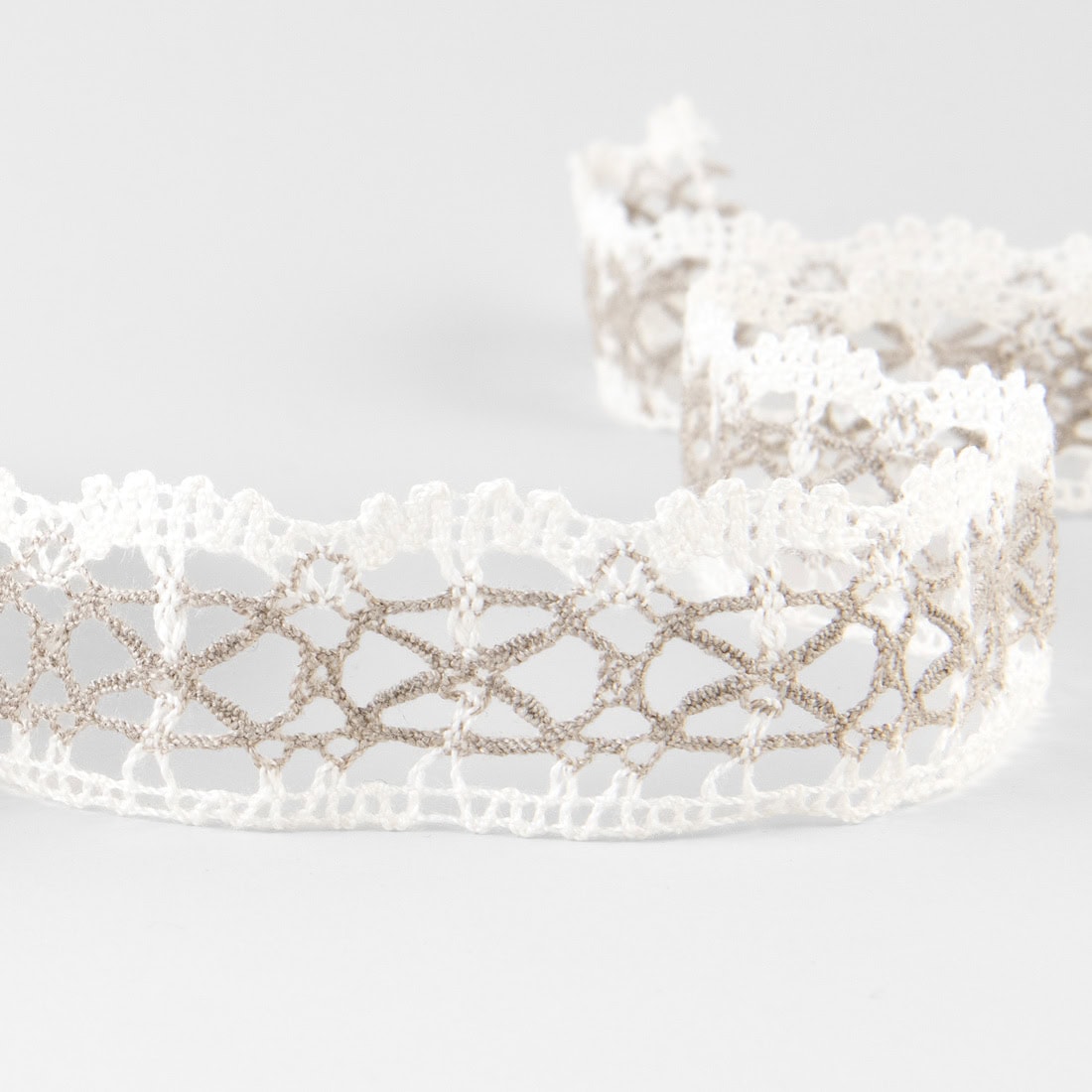 Dentelle de lin blanche et naturelle No. 98 2 Linen lace white and natural No. 98, 3cm width