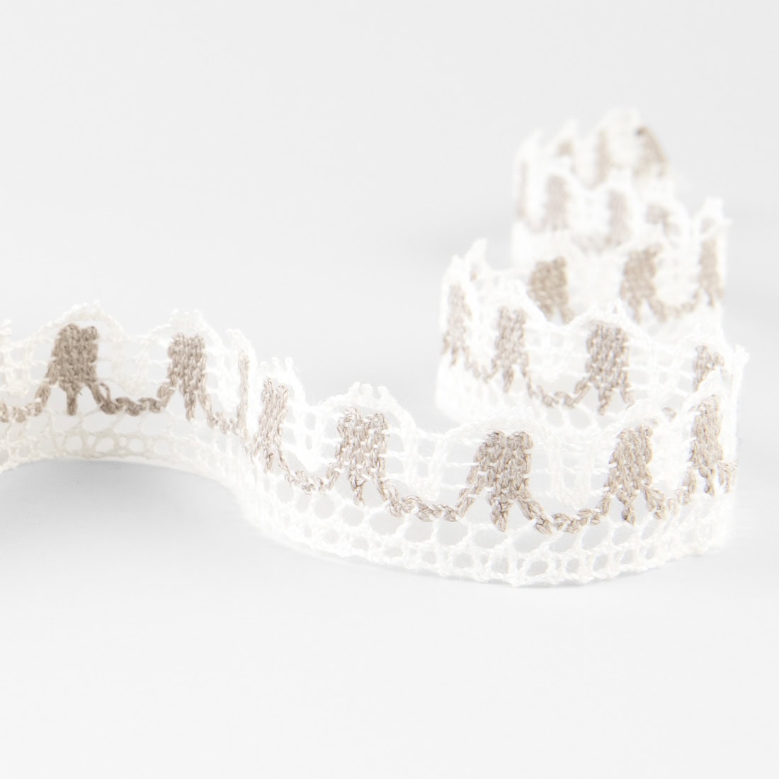 Dentelle de lin blanche et naturelle No. 89 2 Linen lace white and natural No. 89, 2cm width