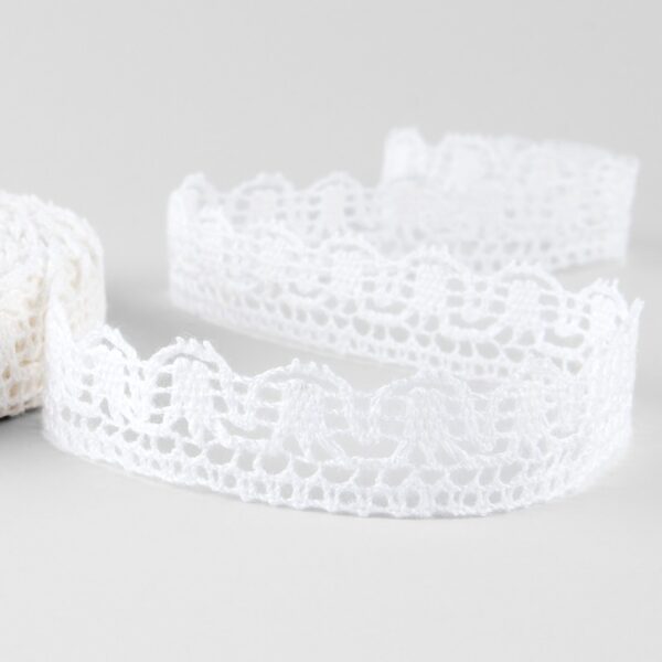 Linen lace bright white No. 90, 2cm width