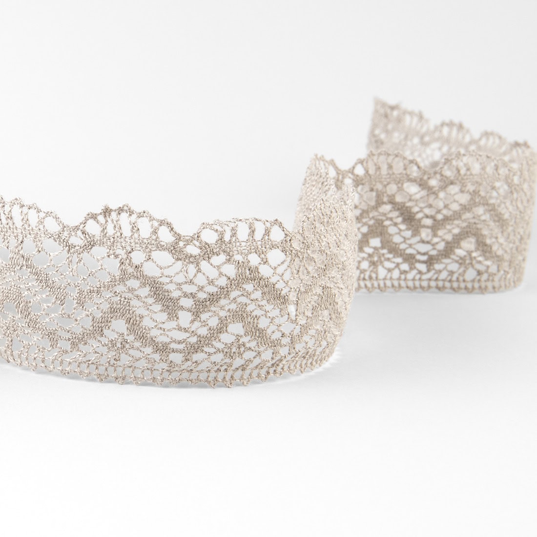 Dentelle de lin naturel No. 92 2 Linen lace natural No. 92, 4.5 cm width