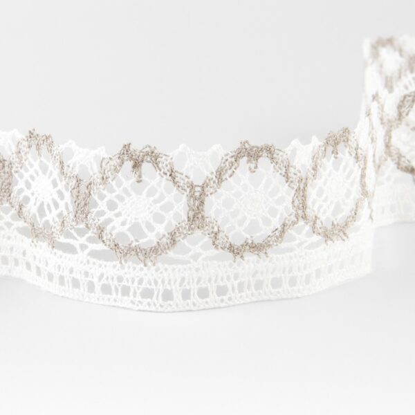 Linen lace white and natural No. 95, 4cm width