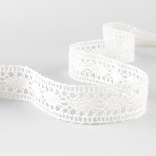 Linen lace off-white No. 96, 2cm width