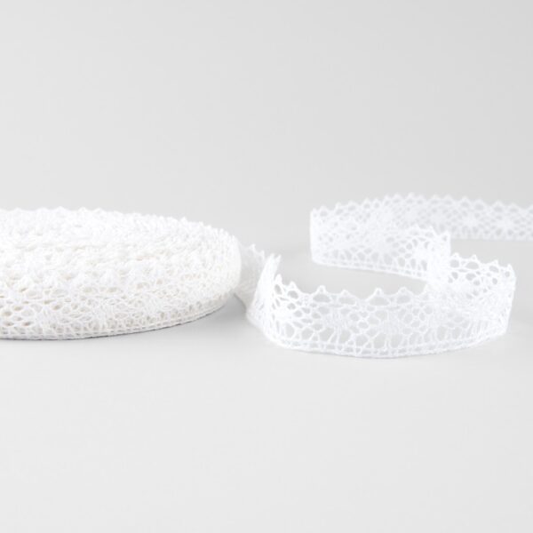 Linen lace bright white No. 103