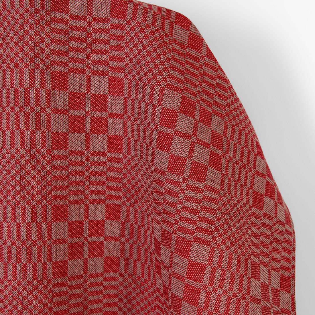 Tissu de lin et de coton à carreaux rouges et beiges en sergé 2 Tissu de lin et de coton à carreaux rouges et beiges en sergé – Image 2