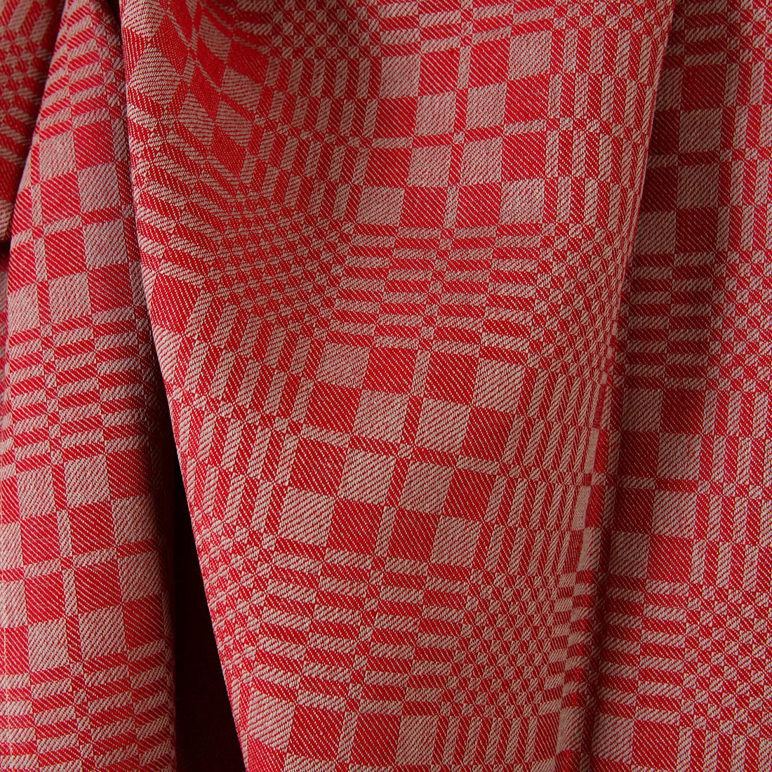 Tissu de lin et de coton à carreaux rouges et beiges en sergé 5 Tissu de lin et de coton à carreaux rouges et beiges en sergé – Image 5