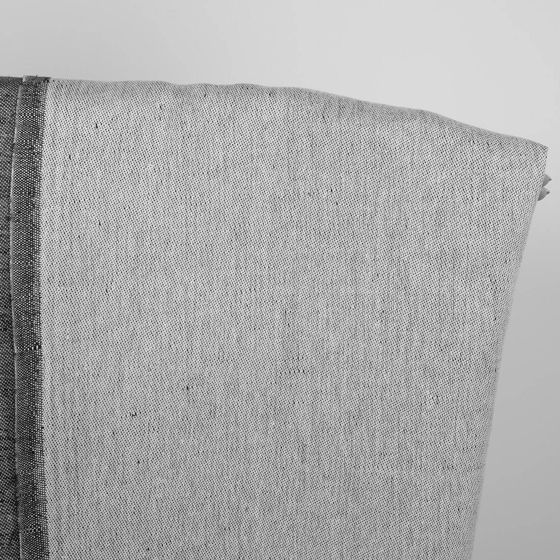 Tissu lin coton satiné noir et blanc double face 4 Tissu lin coton satiné noir et blanc double face – Image 4