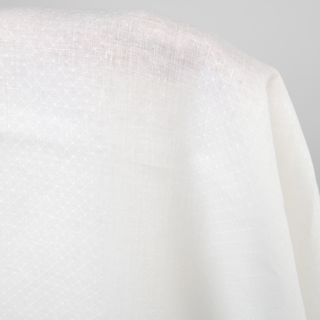 Tissu de lin blanc cassé à motif de losanges 2 Off-white linen fabric, diamond pattern