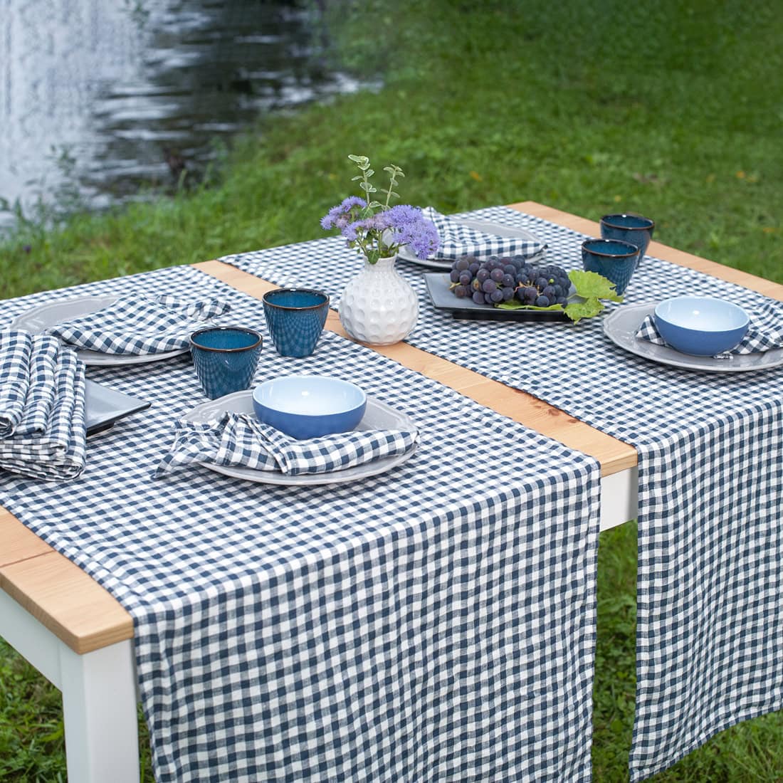 VICHY Chemin de table bleu 1 VICHY Chemin de table bleu