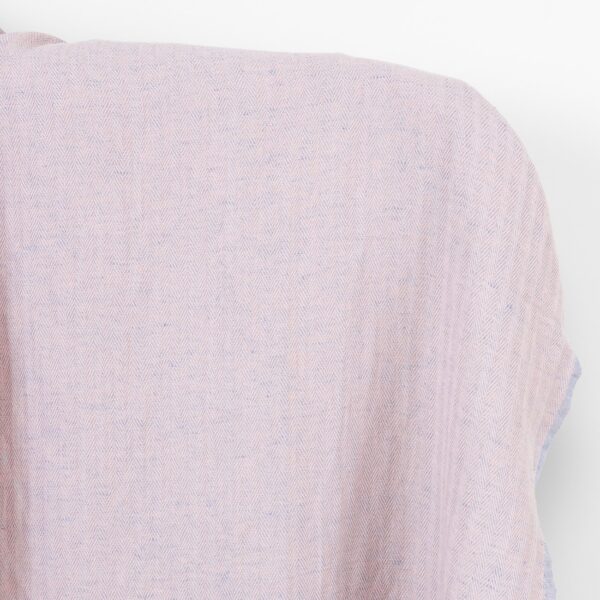 Tissu demi-lin à chevrons rose pâle et bleu pâle, lavé