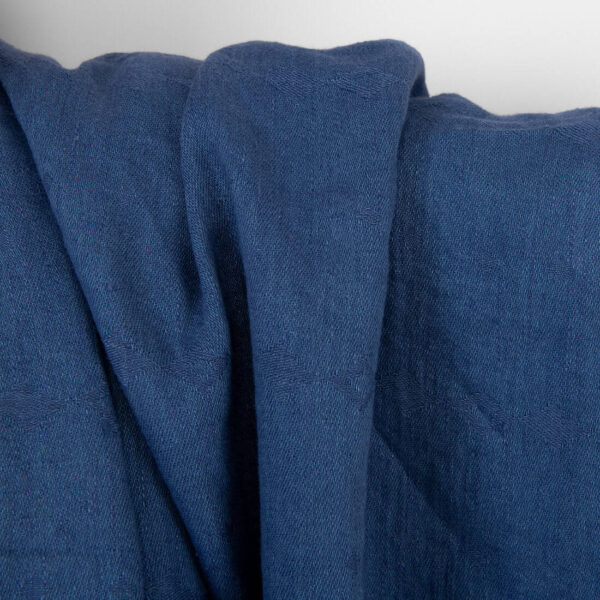 Tissu de lin bleu grisâtre à losanges subtils, lavé – Image 3