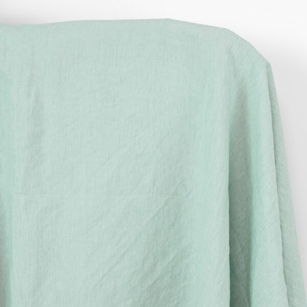 Tissu de lin vert menthe pâle, lavé