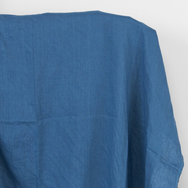 Tissu de lin uni bleu moyen, lavé