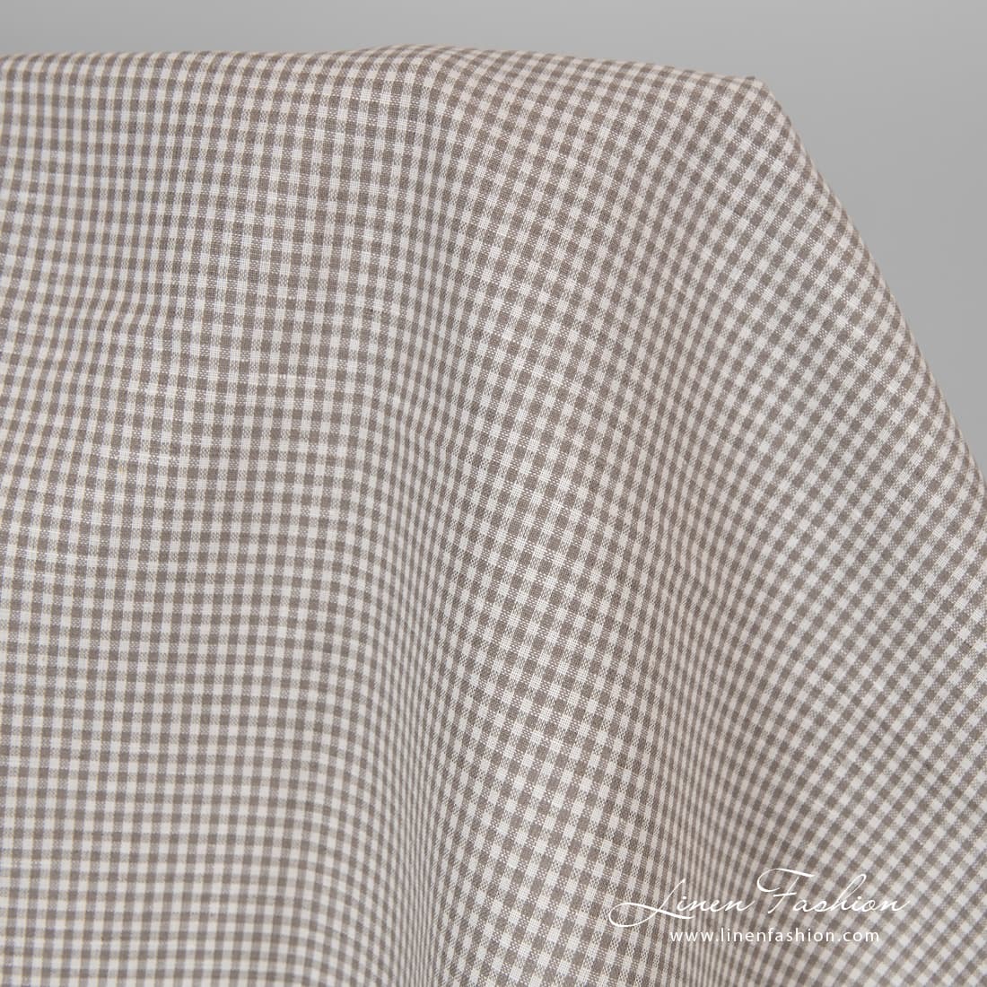 Tissu en lin et coton à carreaux gris-blancs 2 Linen cotton fabric in grey white checks.