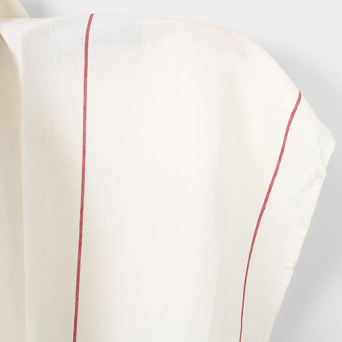 Tissu en lin uni blanc cassé à rayures rouges 1 Tissu en lin uni blanc cassé à rayures rouges