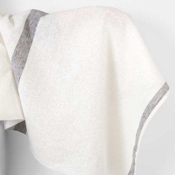 Tissu en lin blanc cassé à rayures noires