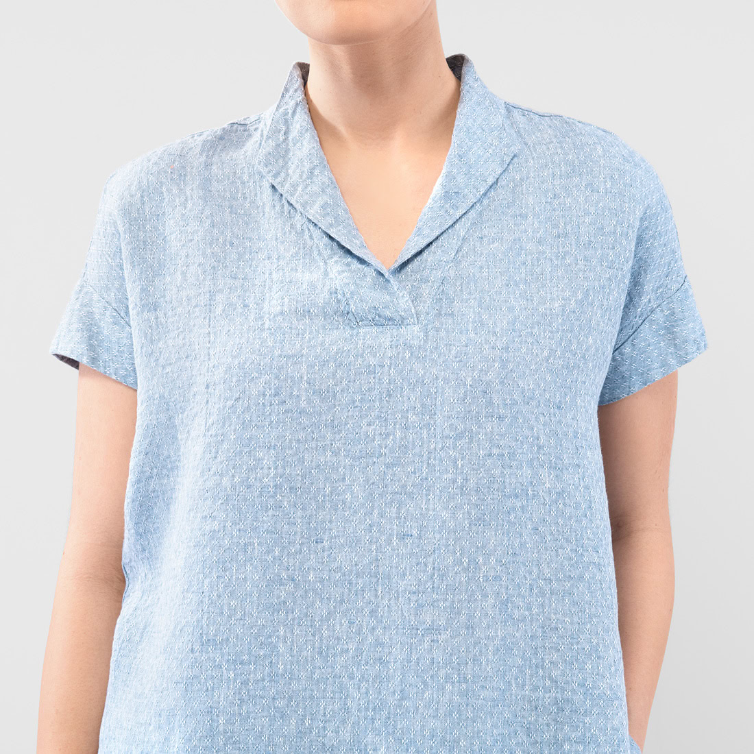 LOGAN BEY Blouse bleu 5 LOGAN BEY Blouse bleu – Image 5