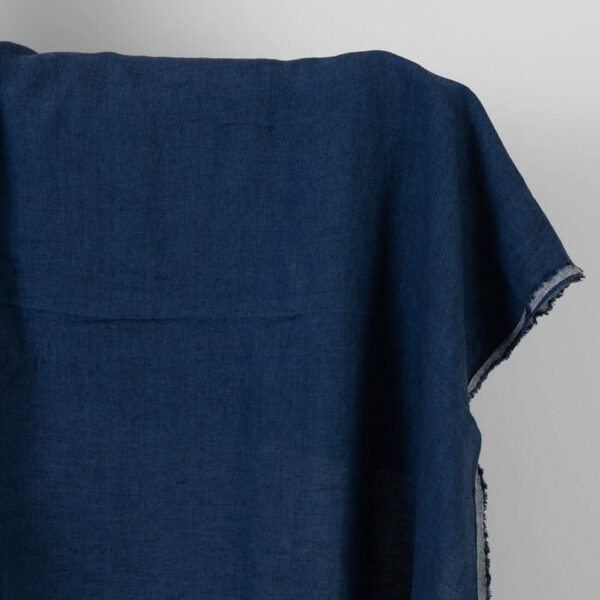 Tissu de lin lavé bleu foncé