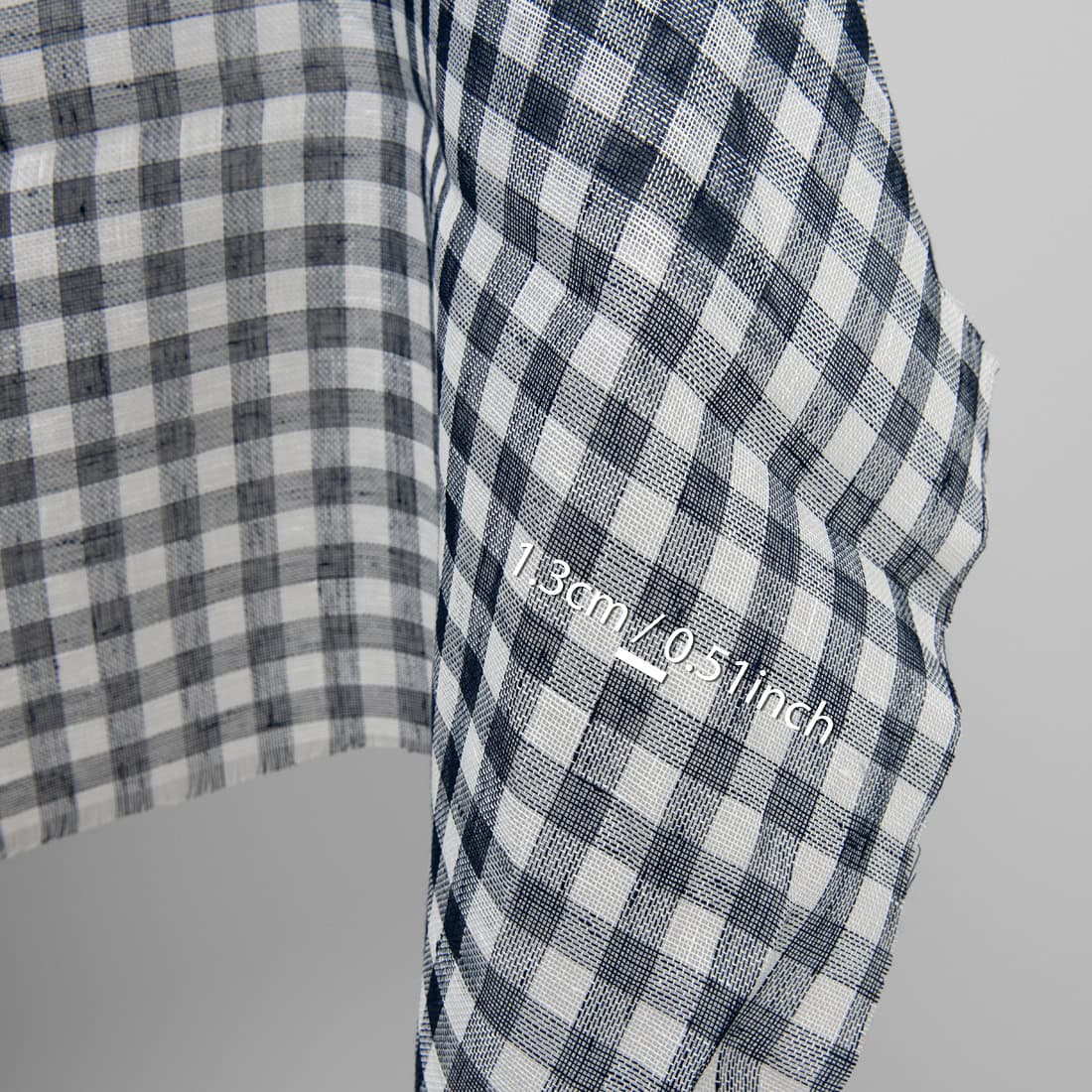 Tissu de lin transparent à carreaux bleu marine et blancs 4 Linen fabric in dark blue and white checks, with measurements
