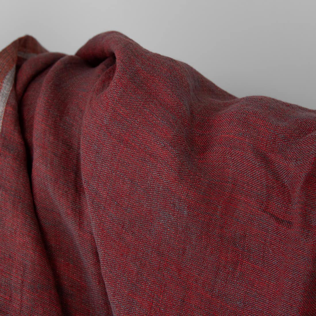 Tissu de lin lavé rouge double face 3 Red and grey washed linen fabric, double layer