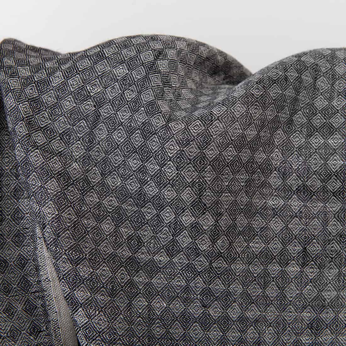 Tissu de lin à motifs de diamants, noir et gris 3 Black and grey linen fabric, 100% linen