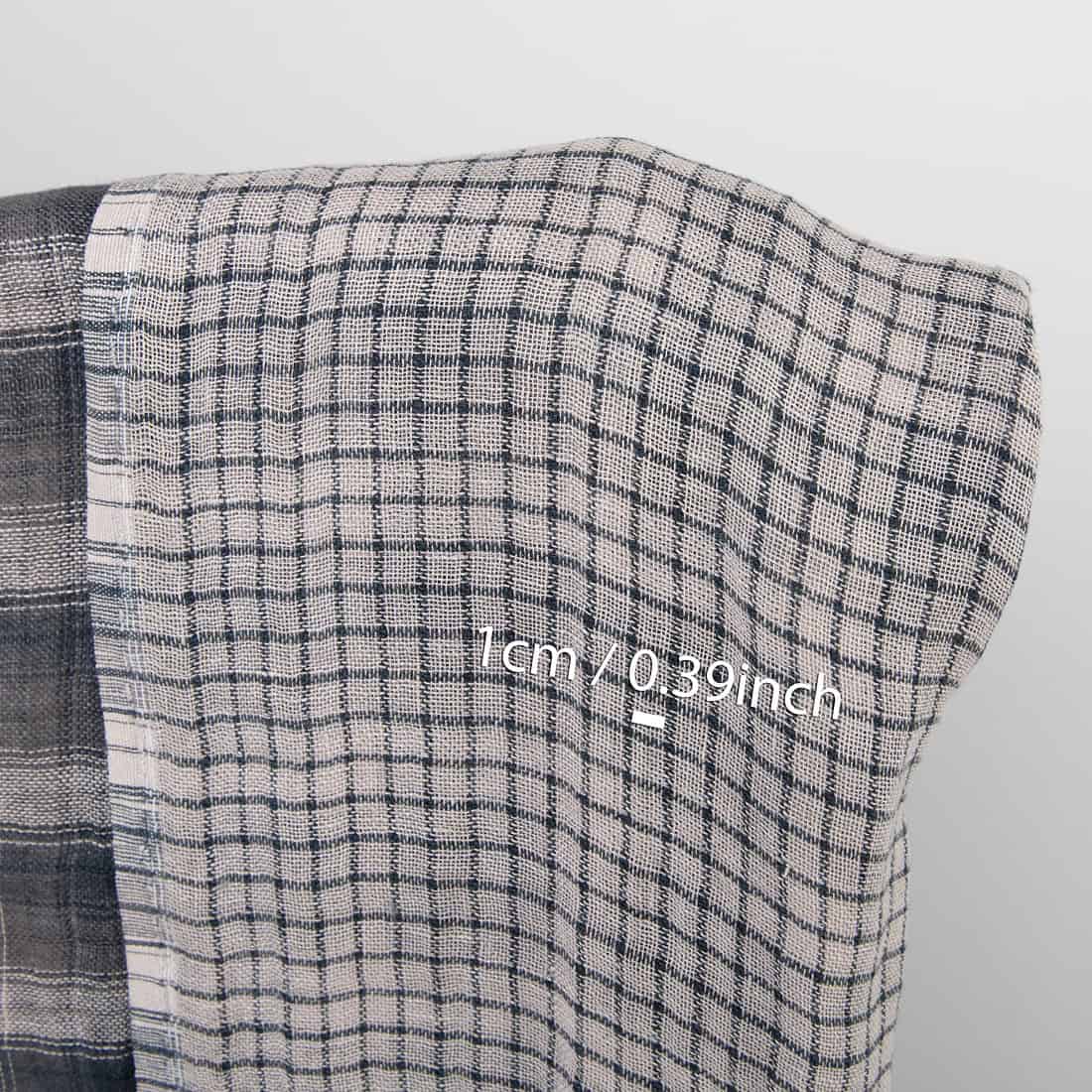 Tissu de lin lavé double face à carreaux gris 2 Washed checked grey linen fabric, double-sided