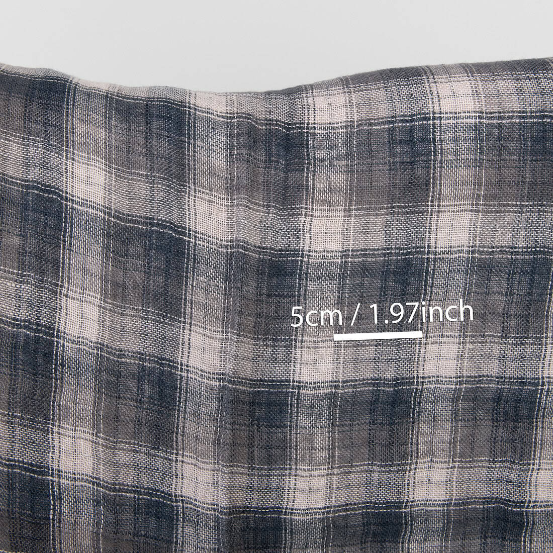 Tissu de lin lavé double face à carreaux gris 3 Washed checked grey linen fabric, double-layer