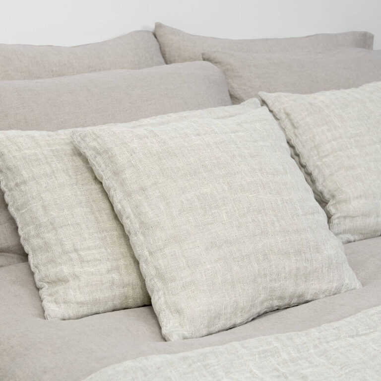Linen cushion cover vanilla