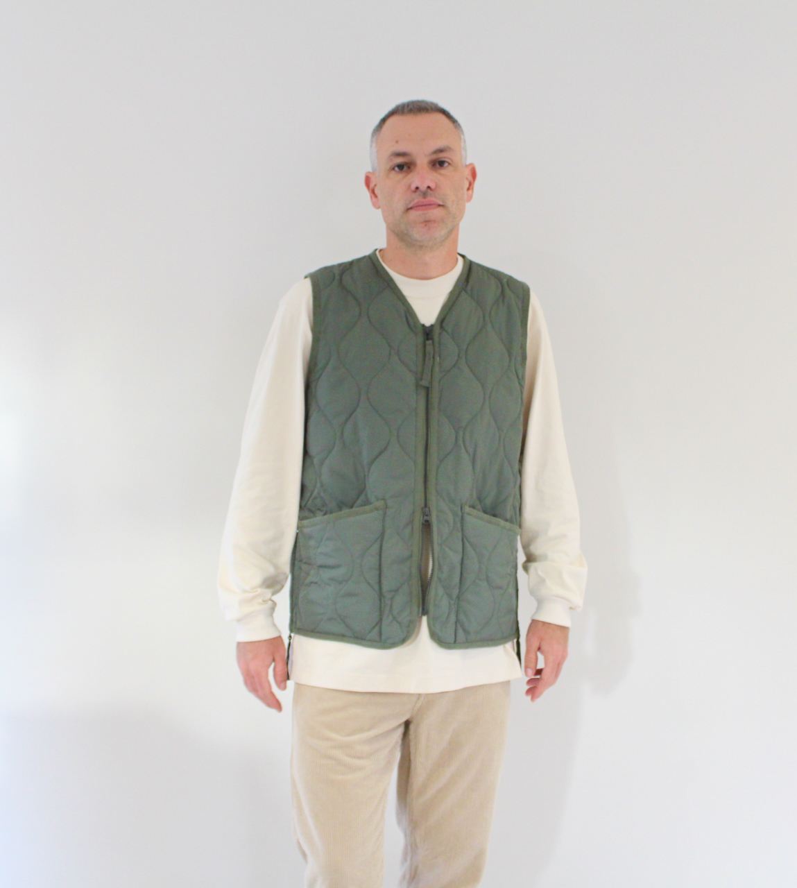 Taion Military Zip V-Neck Vest Olive
