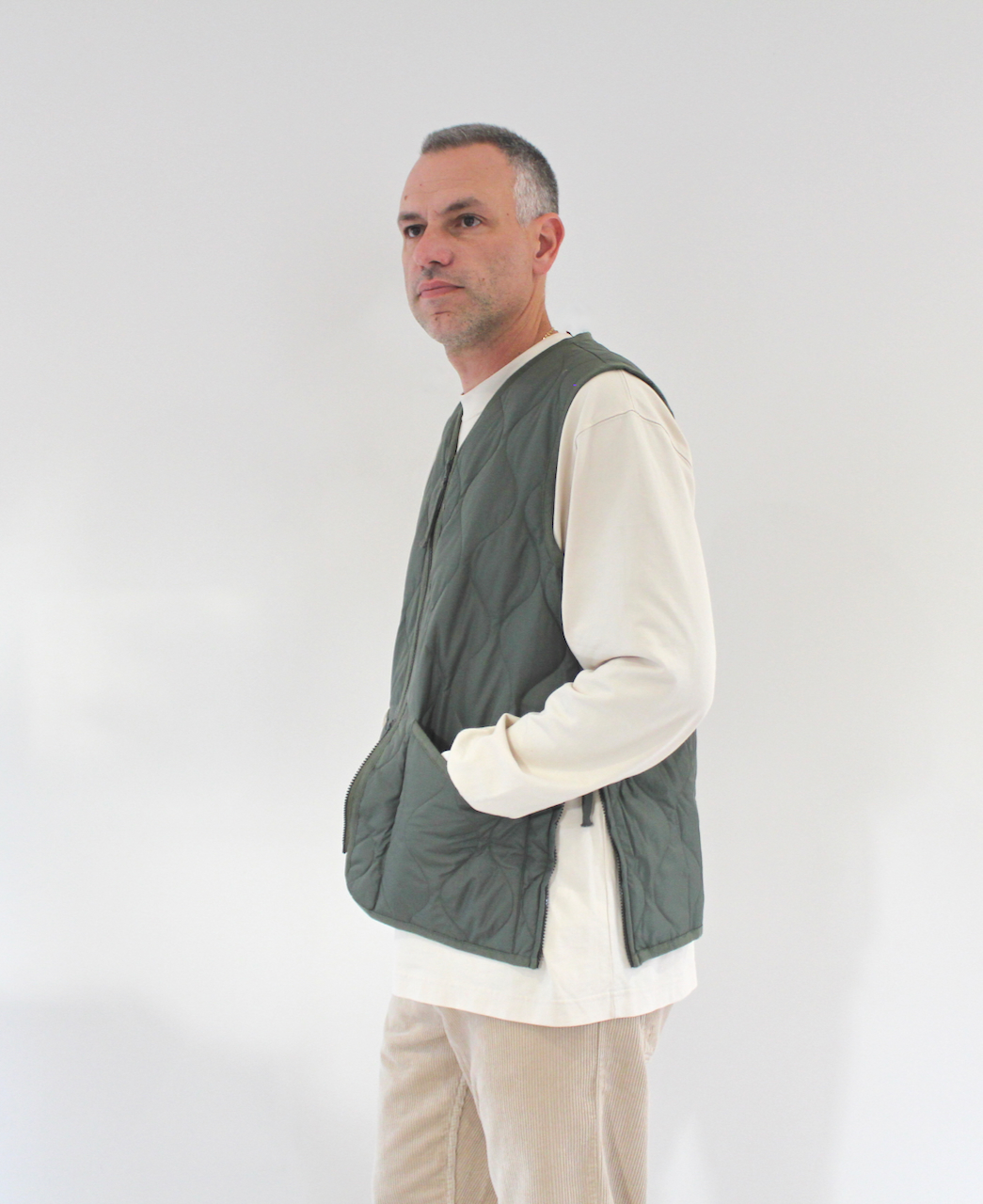 Taion Military Zip V-Neck Vest Olive