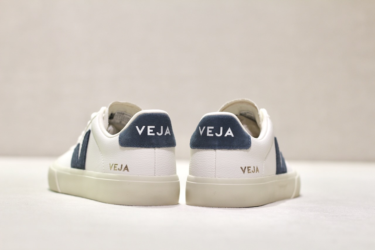 Veja Campo Chrome Free Extra White California