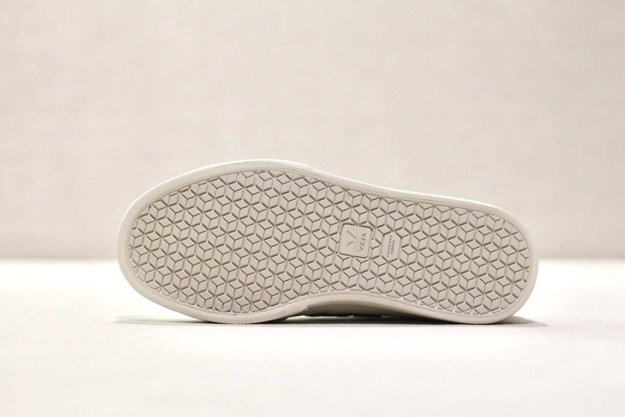 Veja Campo Chrome Free Extra White California