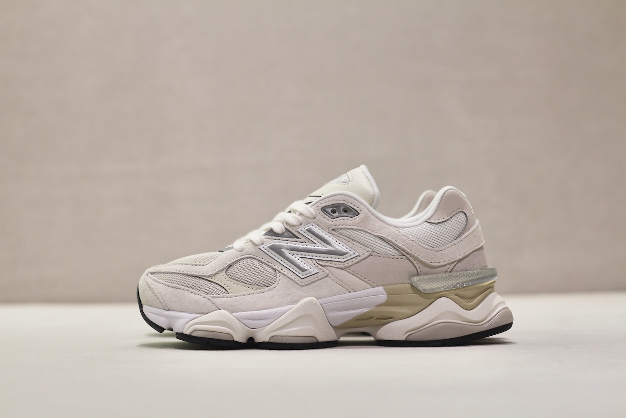 New Balance U9060 WHT Sea Salt MoonBeam