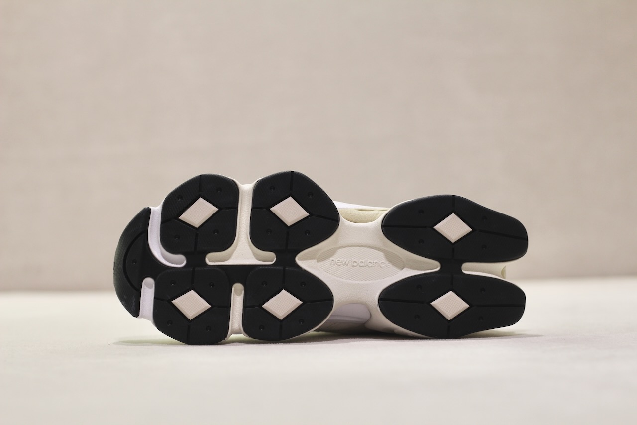 New Balance U9060 WHT Sea Salt MoonBeam