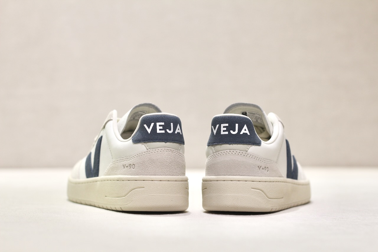Veja 90 O.T Leather Extra White California